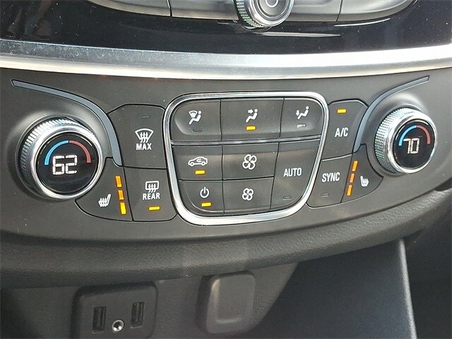 Thumbnail: 2023 Chevrolet Traverse - 12