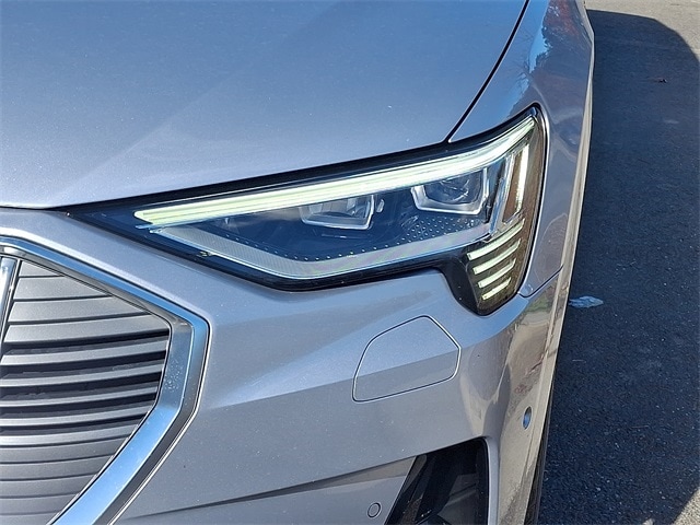 Thumbnail: 2022 Audi e-tron - 9