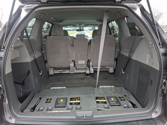 Thumbnail: 2017 Toyota Sienna - 28