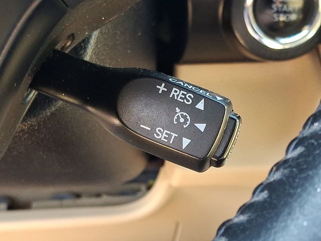 Thumbnail: 2015 Toyota Camry - 26