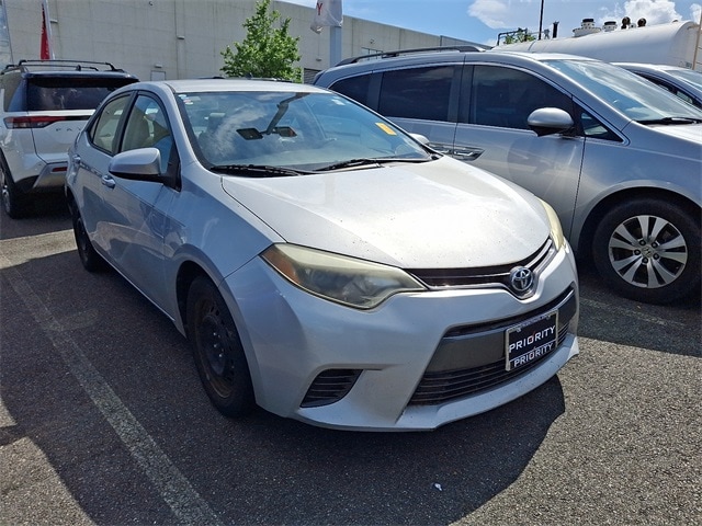 Thumbnail: 2015 Toyota Corolla - 3