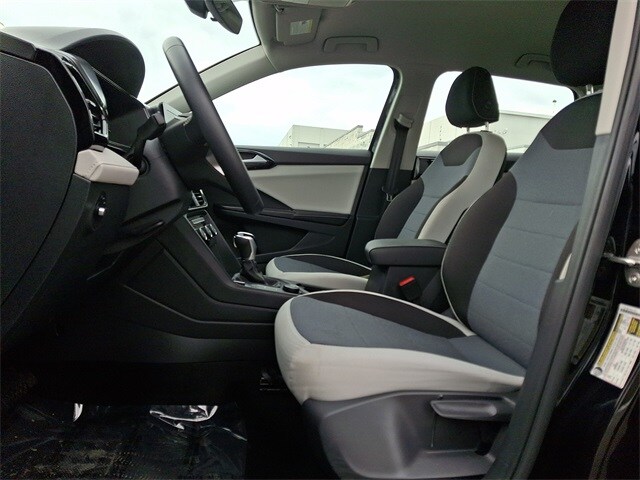 Thumbnail: 2025 Volkswagen Taos - 14