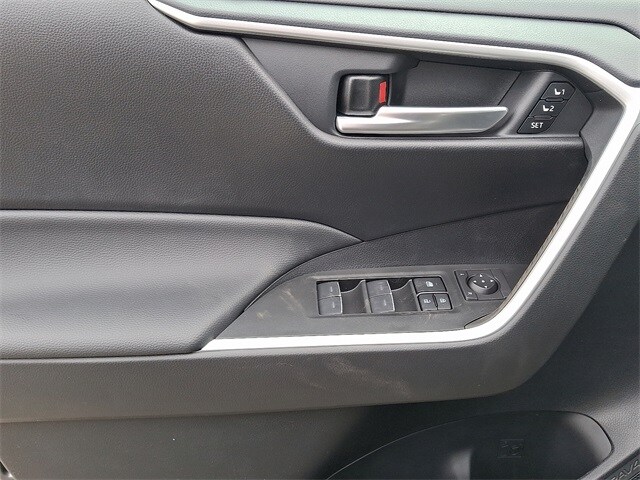 Thumbnail: 2025 Toyota RAV4 - 10