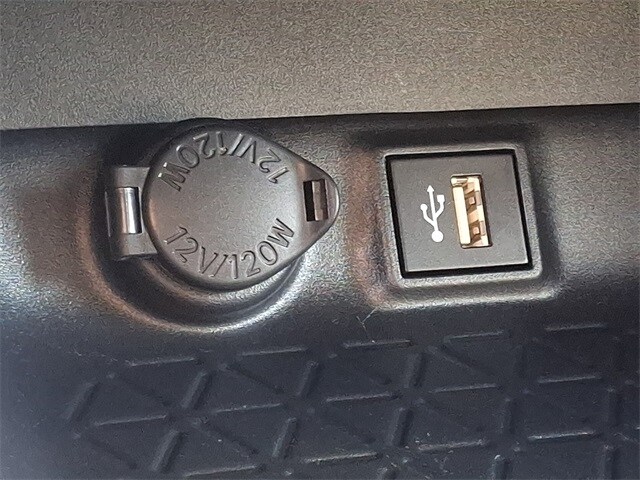 Thumbnail: 2025 Toyota RAV4 - 26