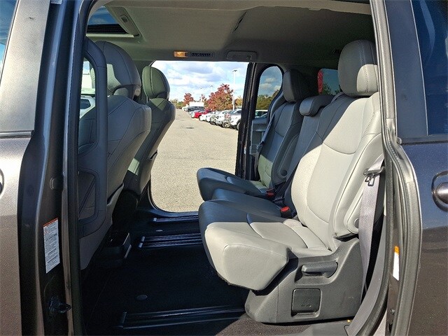 Thumbnail: 2023 Toyota Sienna - 10