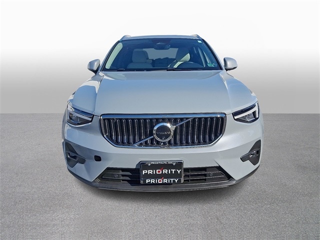 Thumbnail: 2024 Volvo XC40 - 2