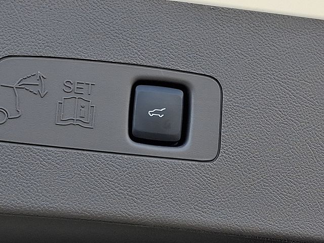 Thumbnail: 2024 Lincoln Corsair - 32