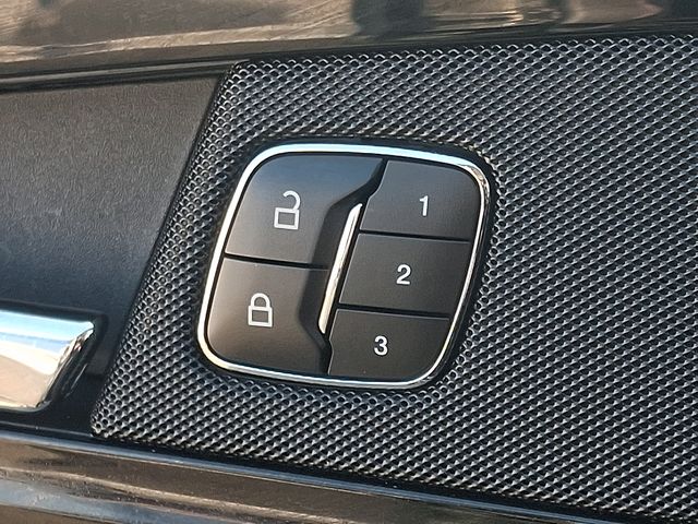 Thumbnail: 2023 Lincoln Nautilus - 24