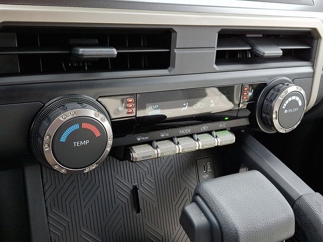 Thumbnail: 2025 Toyota Tacoma - 10