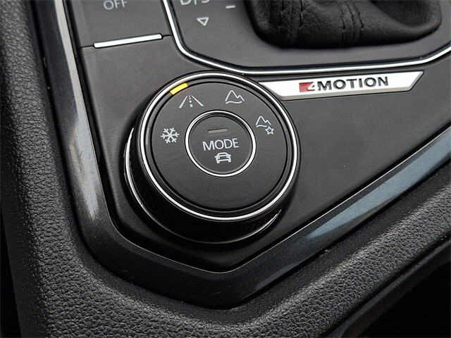 Thumbnail: 2018 Volkswagen Tiguan - 21