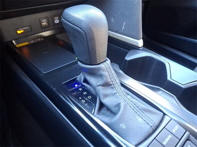 Thumbnail: 2025 Toyota Camry - 14