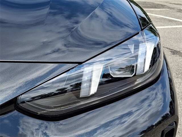 Thumbnail: 2025 BMW i4 - 9