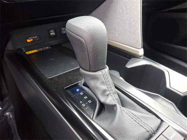 Thumbnail: 2025 Toyota Camry - 14