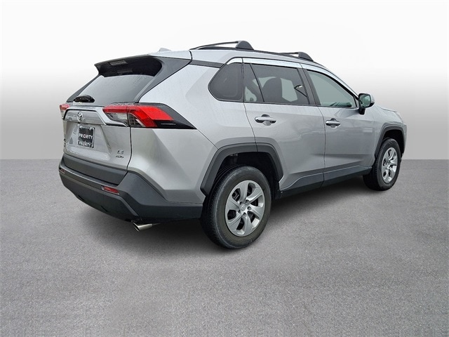 Thumbnail: 2021 Toyota RAV4 - 4