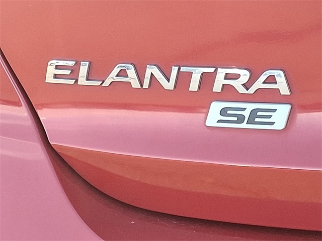 Thumbnail: 2017 Hyundai Elantra - 31