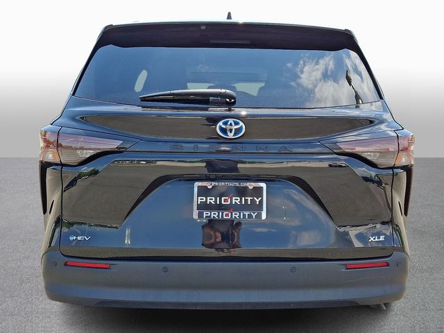 Thumbnail: 2025 Toyota Sienna - 5