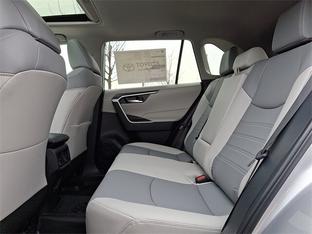 Thumbnail: 2025 Toyota RAV4 - 8