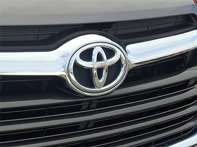 Thumbnail: 2014 Toyota Highlander - 5