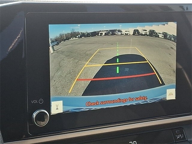 Thumbnail: 2025 Toyota Camry - 17