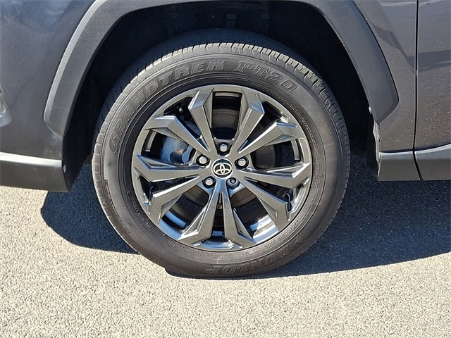 Thumbnail: 2025 Toyota RAV4 - 8