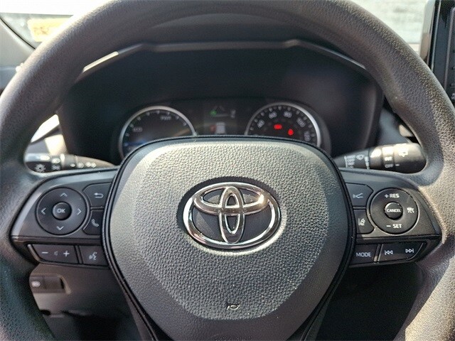 Thumbnail: 2020 Toyota RAV4 - 18
