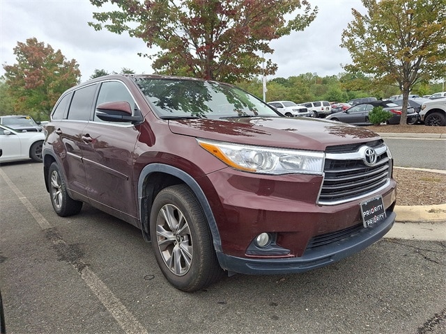 Thumbnail: 2016 Toyota Highlander - 3
