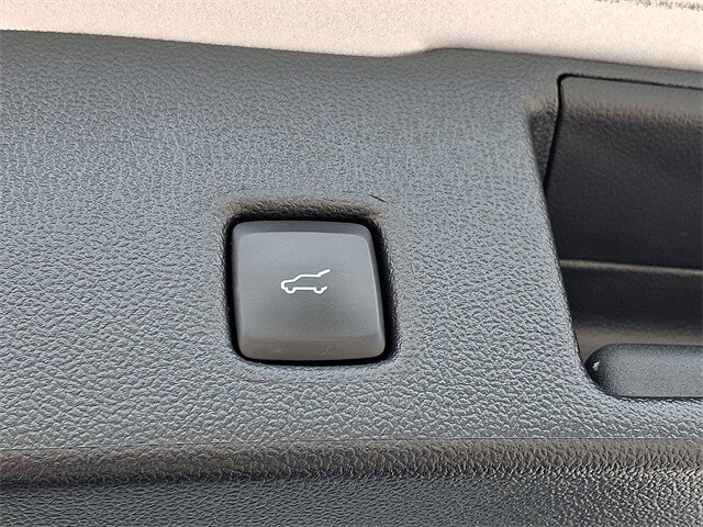 Thumbnail: 2022 Ford Escape - 23