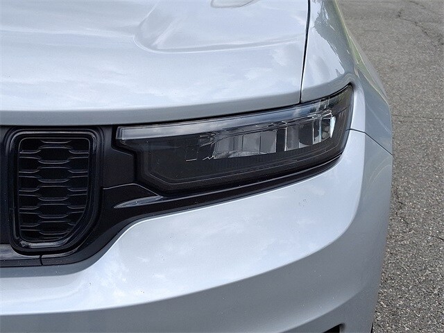 Thumbnail: 2023 Jeep Grand Cherokee L - 9