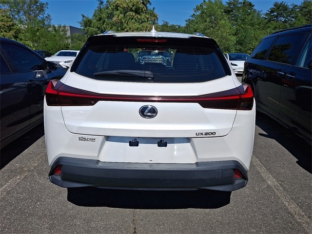 Thumbnail: 2022 Lexus UX - 8