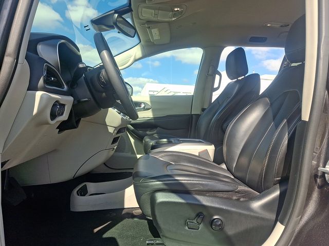 Thumbnail: 2023 Chrysler Pacifica - 14