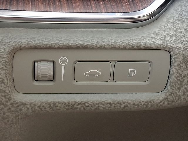 Thumbnail: 2022 Volvo S60 - 25