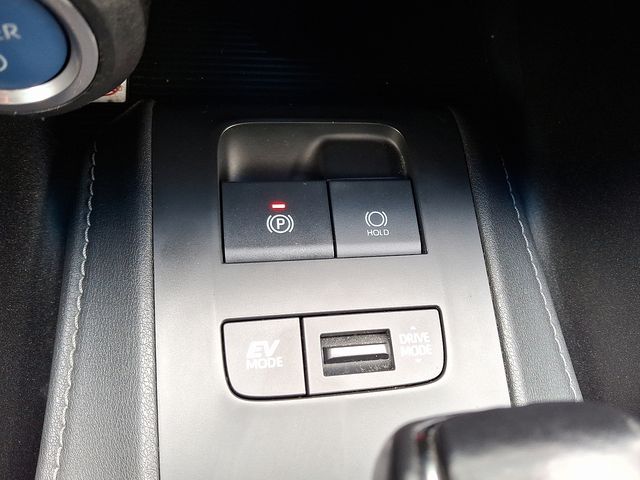 Thumbnail: 2021 Toyota Venza - 23