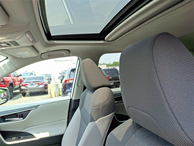 2024 Toyota RAV4 XLE 14
