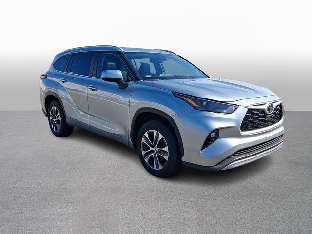Thumbnail: 2024 Toyota Highlander - 3