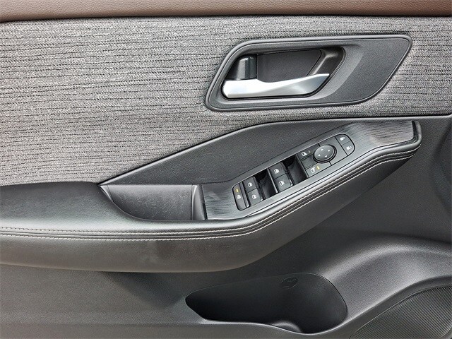 Thumbnail: 2021 Nissan Rogue - 12