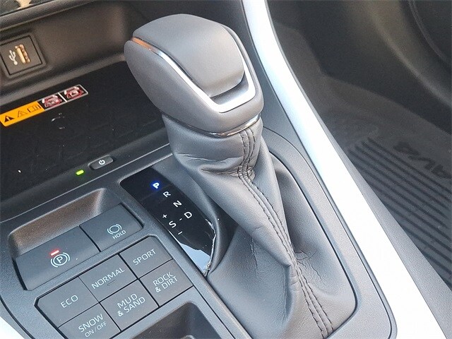 Thumbnail: 2025 Toyota RAV4 - 14