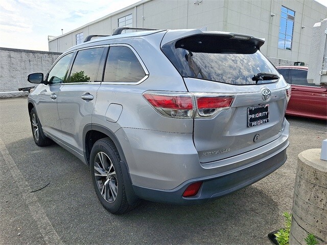 2016 Toyota Highlander XLE 10