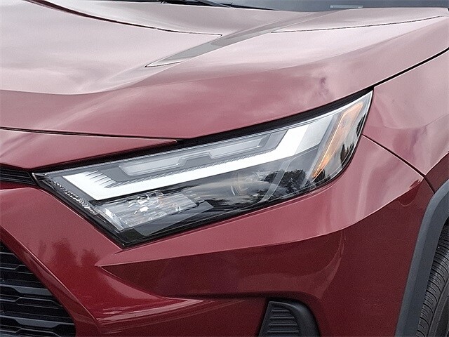 Thumbnail: 2022 Toyota RAV4 - 9