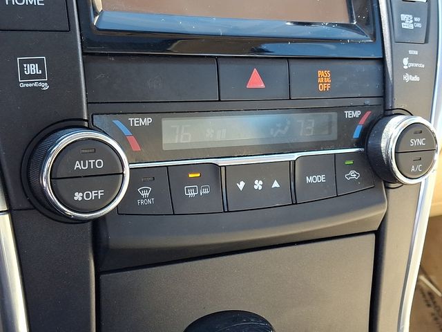 Thumbnail: 2015 Toyota Camry - 16