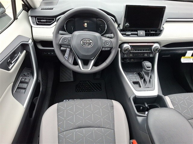 Thumbnail: 2025 Toyota RAV4 - 9