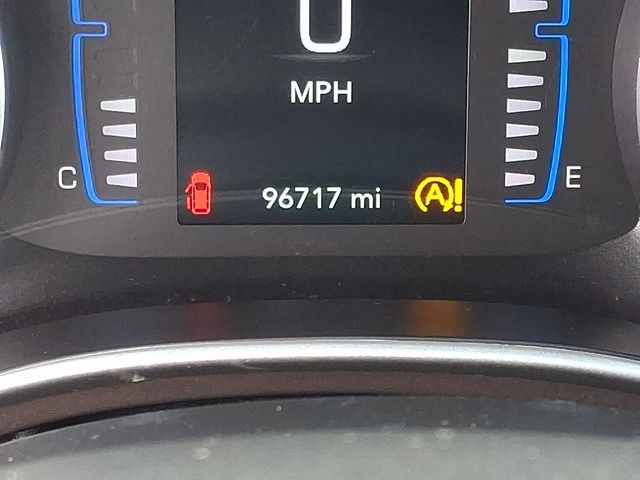 Thumbnail: 2023 Chrysler Voyager - 21