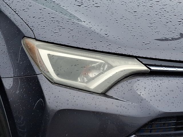 Thumbnail: 2017 Toyota RAV4 - 8