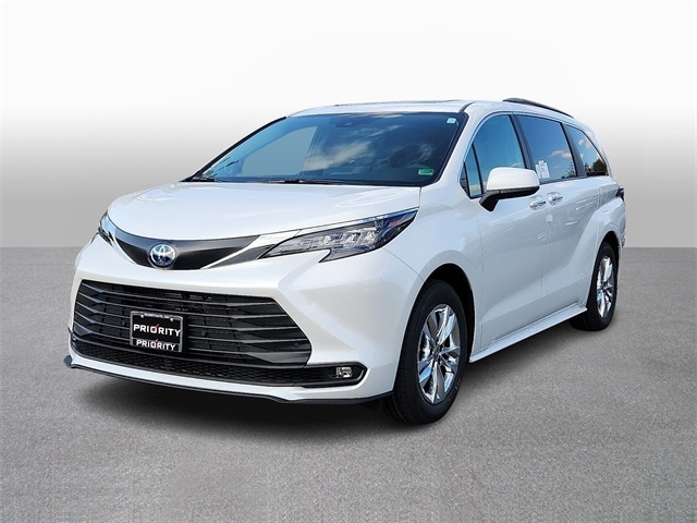 Thumbnail: 2025 Toyota Sienna - 1