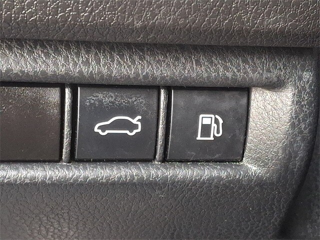 Thumbnail: 2025 Toyota Camry - 25