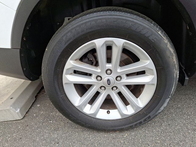 Thumbnail: 2013 Ford Explorer - 8