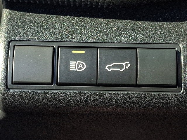 Thumbnail: 2023 Toyota bZ4X - 28