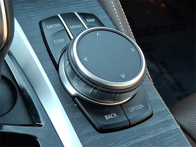 Thumbnail: 2023 BMW 5 Series - 26