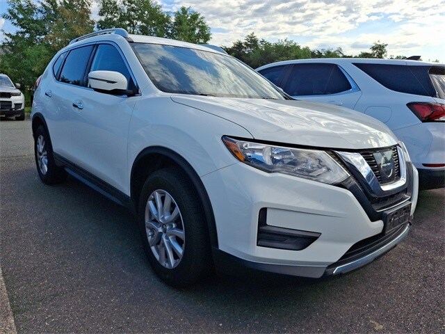 Thumbnail: 2017 Nissan Rogue - 3
