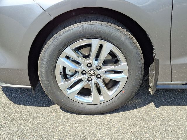 Thumbnail: 2026 Toyota Sienna - 5