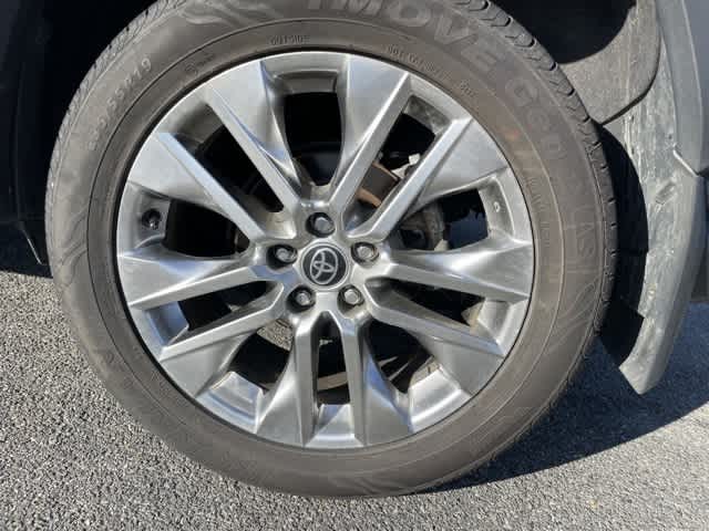 Thumbnail: 2021 Toyota RAV4 - 7